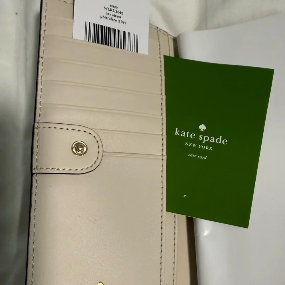 Kate Spade wallet “Stacy Bay Street” Navy and Cream pebbled Leather. NWT